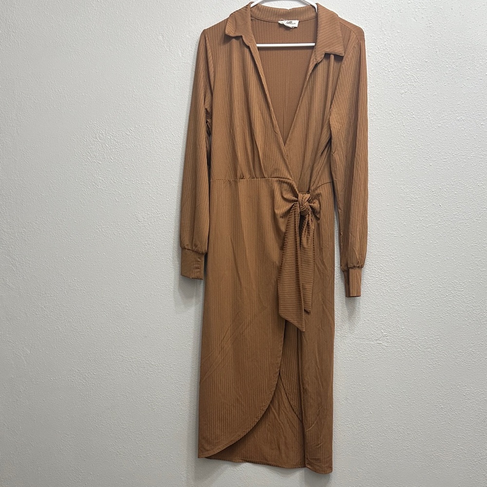 RIO & RIAN Chic Tan Long Sleeve Wrap Dress size L